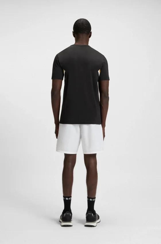 Active piqué slim-fit T-shirt with moisture management Active piqué slim-fit T-shirt with moisture management