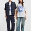 All-gender T-shirt with blurred logo