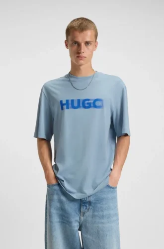 All-gender T-shirt with blurred logo