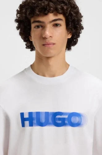 All-gender T-shirt with blurred logo