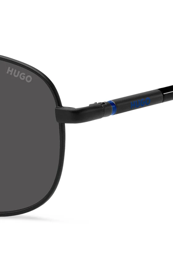 Black sunglasses with blue details Black sunglasses with blue details