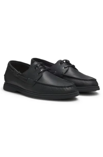 Boat shoes in tumbled leather