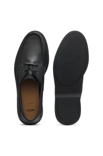 Boat shoes in tumbled leather