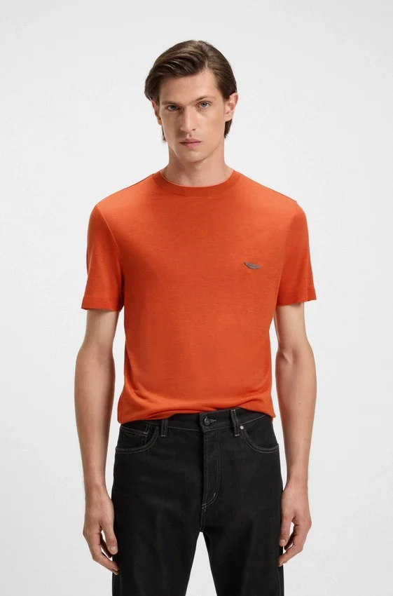 BOSS x ASTON MARTIN T-shirt with nubuck logo BOSS x ASTON MARTIN T-shirt with nubuck logo