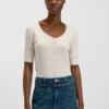 Button-placket top in a cotton blend