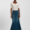 Button-placket top in a cotton blend