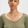 Button-placket top in a cotton blend