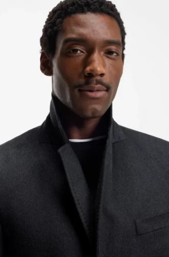 Cashmere coat in a slim fit