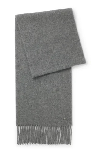 Cashmere scarf with twisted fringes