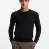 Cashmere sweater in a regular fit