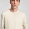 Cashmere sweater in a regular fit
