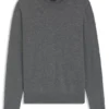 Cashmere sweater in a regular fit
