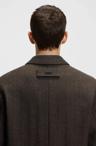 Concealed-closure coat in a regular fit