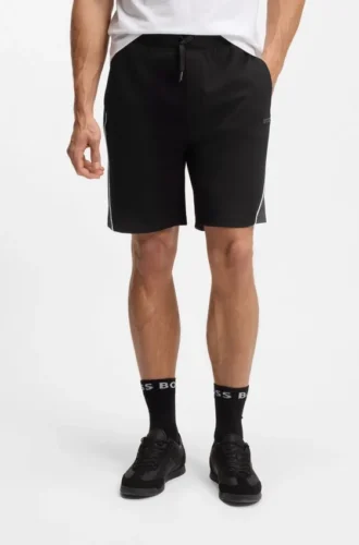 Contrast-piping shorts in a cotton blend