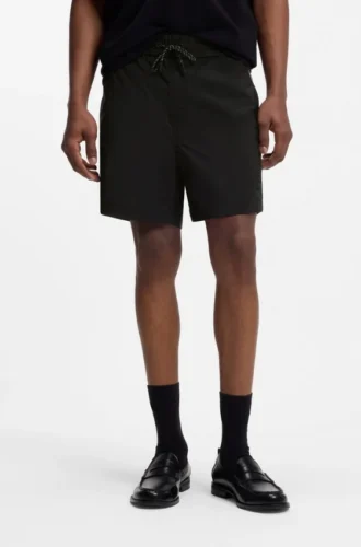 Contrast-piping shorts with water-repellent finish