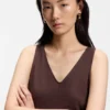 Cotton-linen top with V neckline
