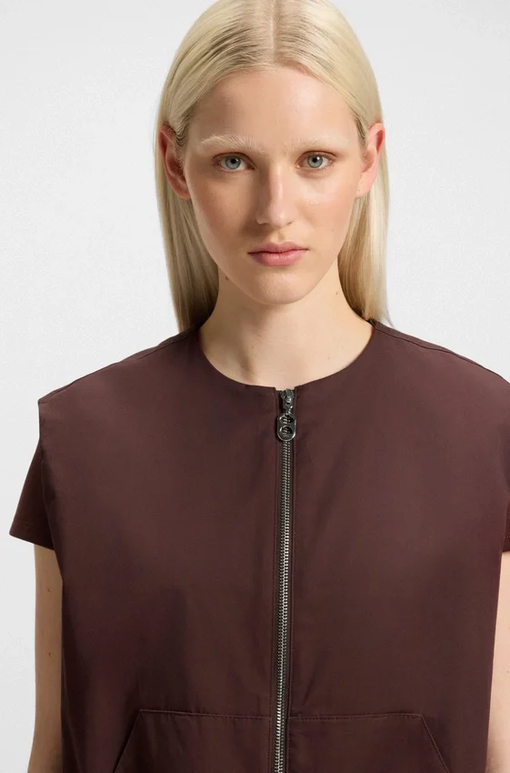 Cotton-twill gilet in a relaxed fit Cotton-twill gilet in a relaxed fit