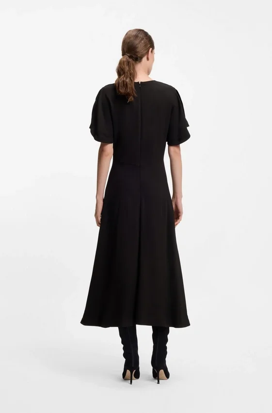 Crepe dress with keyhole neckline Crepe dress with keyhole neckline