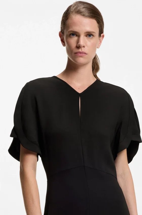 Crepe dress with keyhole neckline Crepe dress with keyhole neckline
