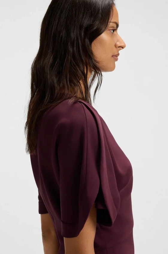 Crepe dress with keyhole neckline Crepe dress with keyhole neckline