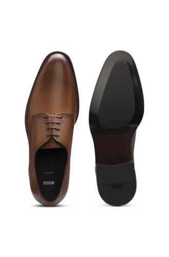 Derby shoes in textured and smooth leather
