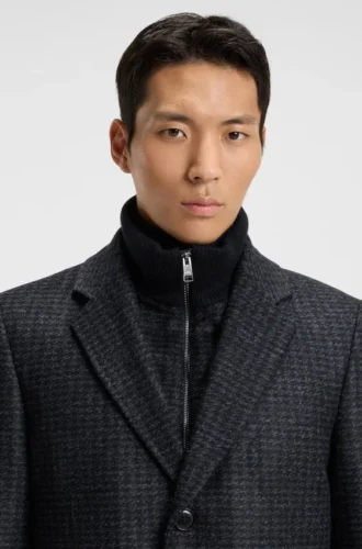 Detachable-inner coat in a slim fit