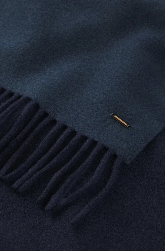 Double-faced cashmere scarf Double-faced cashmere scarf