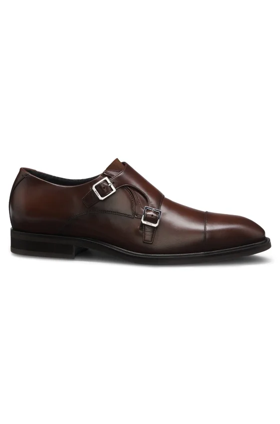 Double-strap monk shoes in leather Double-strap monk shoes in leather