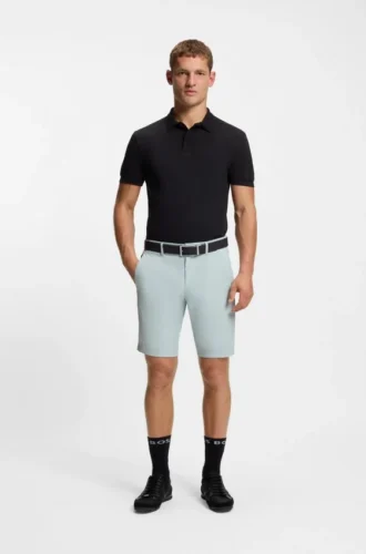 Easy-iron shorts with water-repellent finish
