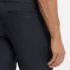 Easy-iron shorts with water-repellent finish