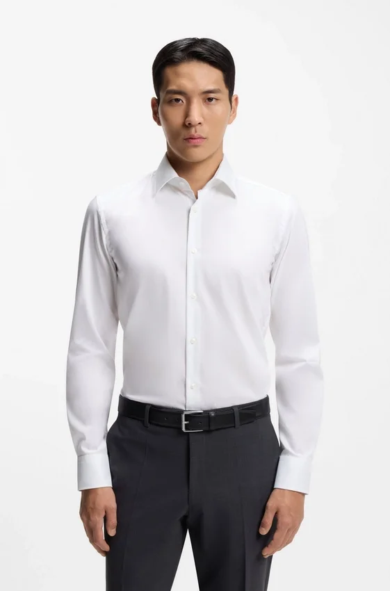 Easy-iron slim-fit shirt in cotton poplin Easy-iron slim-fit shirt in cotton poplin