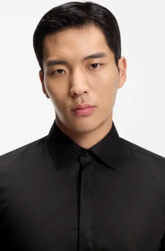 Easy-iron slim-fit shirt in cotton poplin