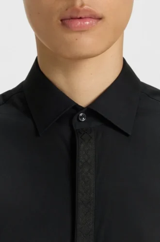 Easy-iron slim-fit shirt in cotton poplin