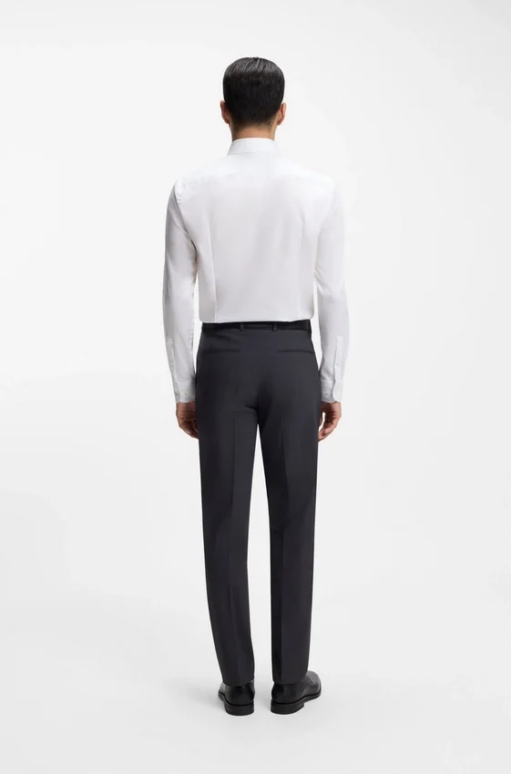 Easy-iron slim-fit shirt in cotton poplin Easy-iron slim-fit shirt in cotton poplin
