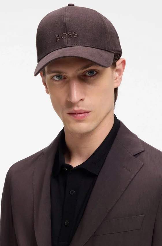 Embroidered-logo cap in linen Embroidered-logo cap in linen