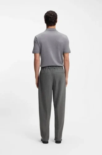 Formal trousers in performance flannel