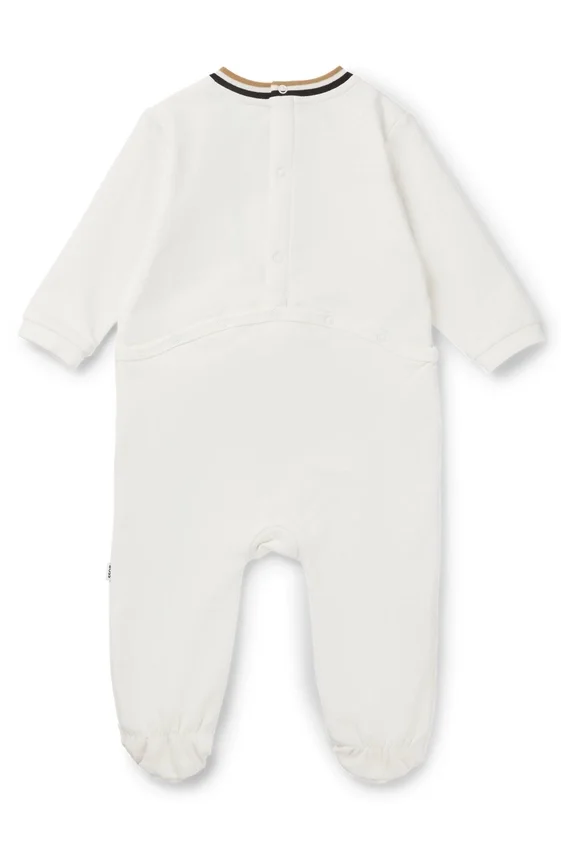 Gift-boxed sleepsuit and hat set for babies Gift-boxed sleepsuit and hat set for babies