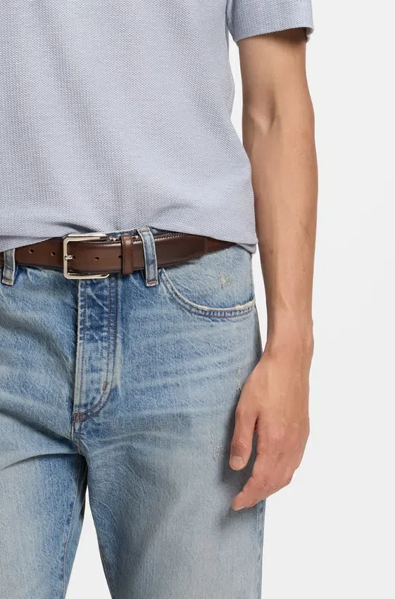 Italian-leather belt with contrast stitching Italian-leather belt with contrast stitching