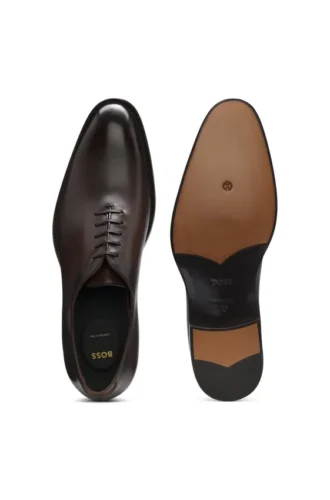 Italian-made Oxford shoes in burnished leather
