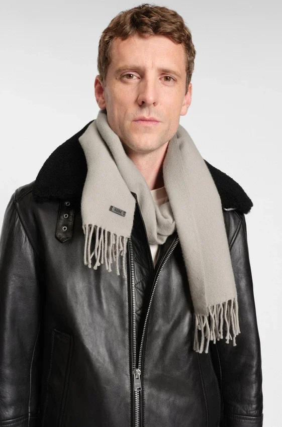 Italian-made wool scarf with logo patch Italian-made wool scarf with logo patch