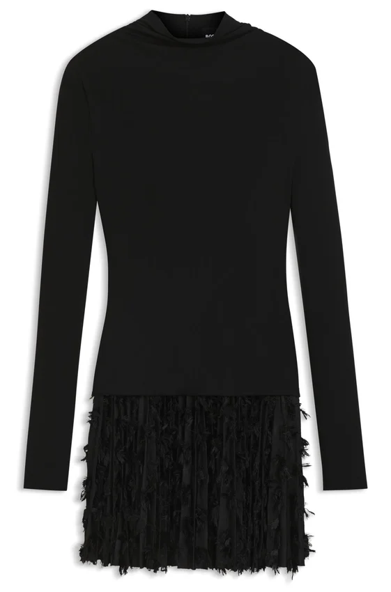 Jersey dress with feathered plissé pleats Jersey dress with feathered plissé pleats