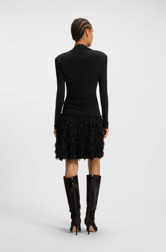 Jersey dress with feathered plissé pleats Jersey dress with feathered plissé pleats