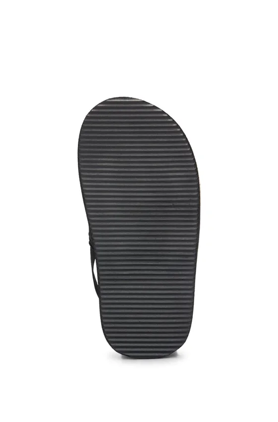 Kids’ backstrap slides with branded riptape upper Kids’ backstrap slides with branded riptape upper