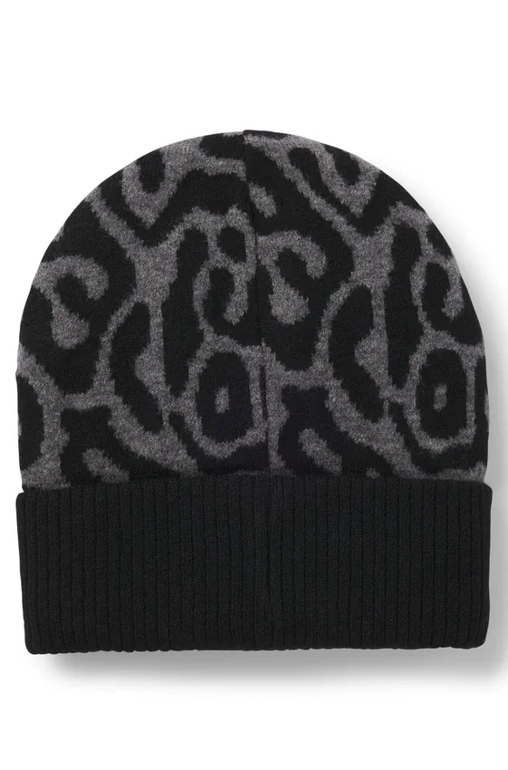 Kids’ beanie hat with jacquard-woven cheetah pattern Kids’ beanie hat with jacquard-woven cheetah pattern