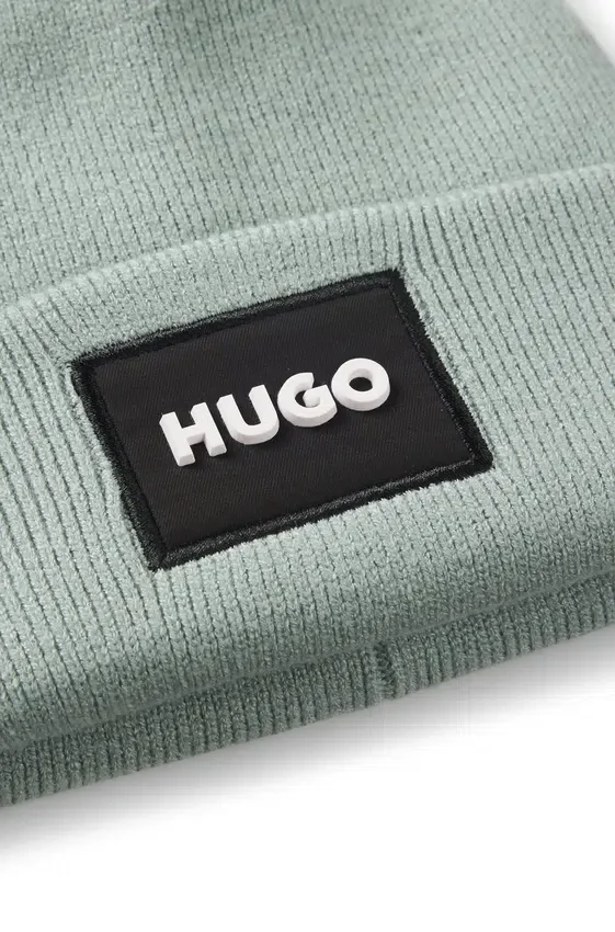 Kids’ beanie hat with logo label Kids’ beanie hat with logo label