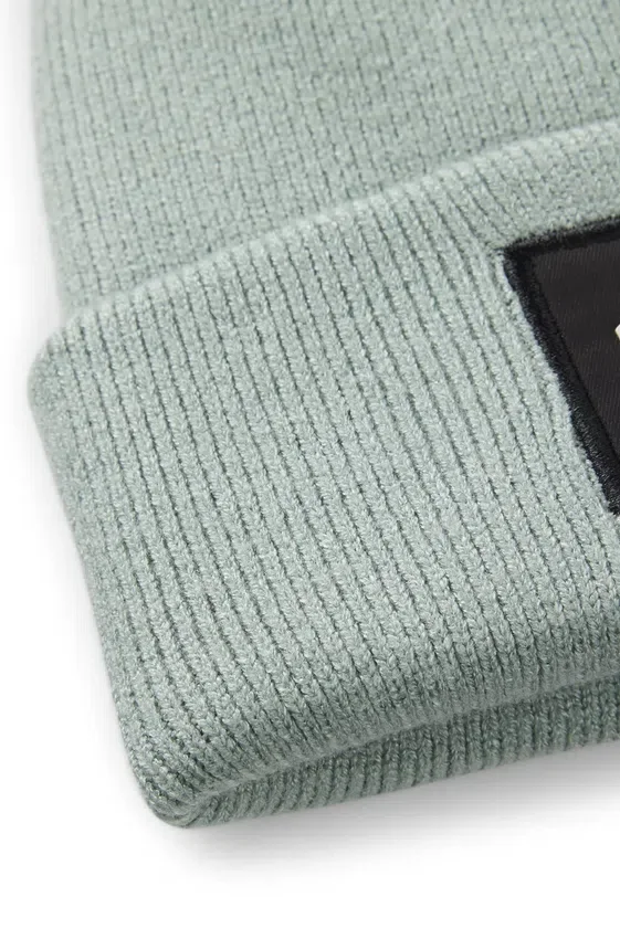Kids’ beanie hat with logo label Kids’ beanie hat with logo label