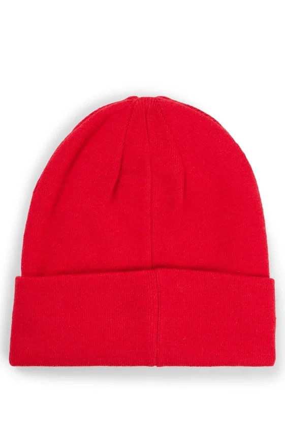Kids’ beanie hat with red rubber logo label Kids’ beanie hat with red rubber logo label