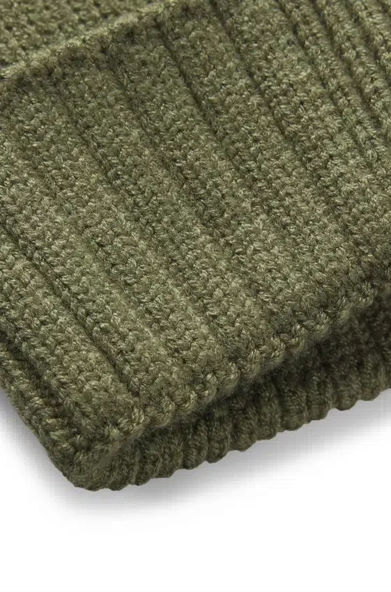 Kids’ beanie hat with rubber-print logo Kids’ beanie hat with rubber-print logo