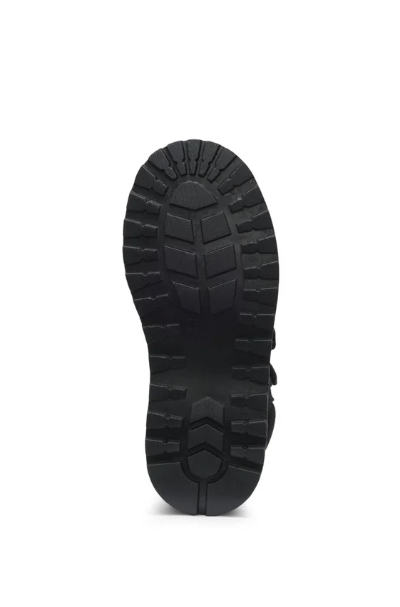 Kids’ boots in mesh, suede and leather Kids’ boots in mesh, suede and leather