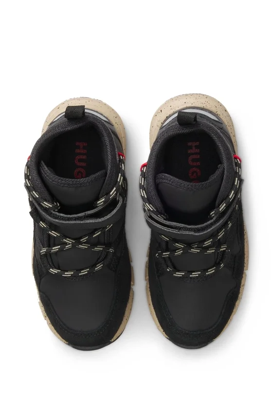 Kids’ boots in suede and faux leather Kids’ boots in suede and faux leather